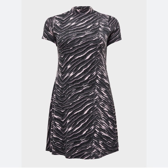 Torrid Dark Grey & Pink Zebra Hacci Mock-neck Trapeze Dress size 3 - Picture 5 of 8